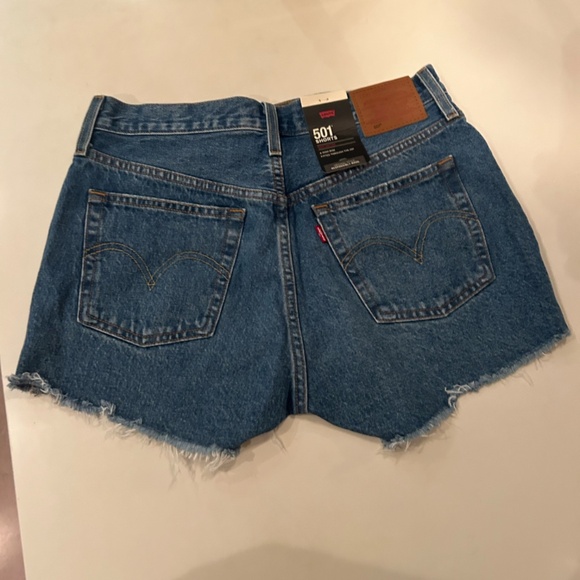 LEVI'S 501 WOMEN'S JEAN SHORTS. Tags still on. - Picture 2 of 3